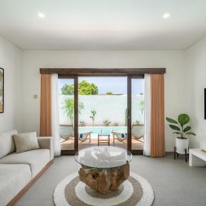 King Suite Pool View